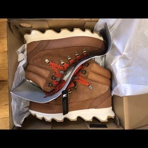 WOMEN'S KINETIC™ CONQUEST BOOT